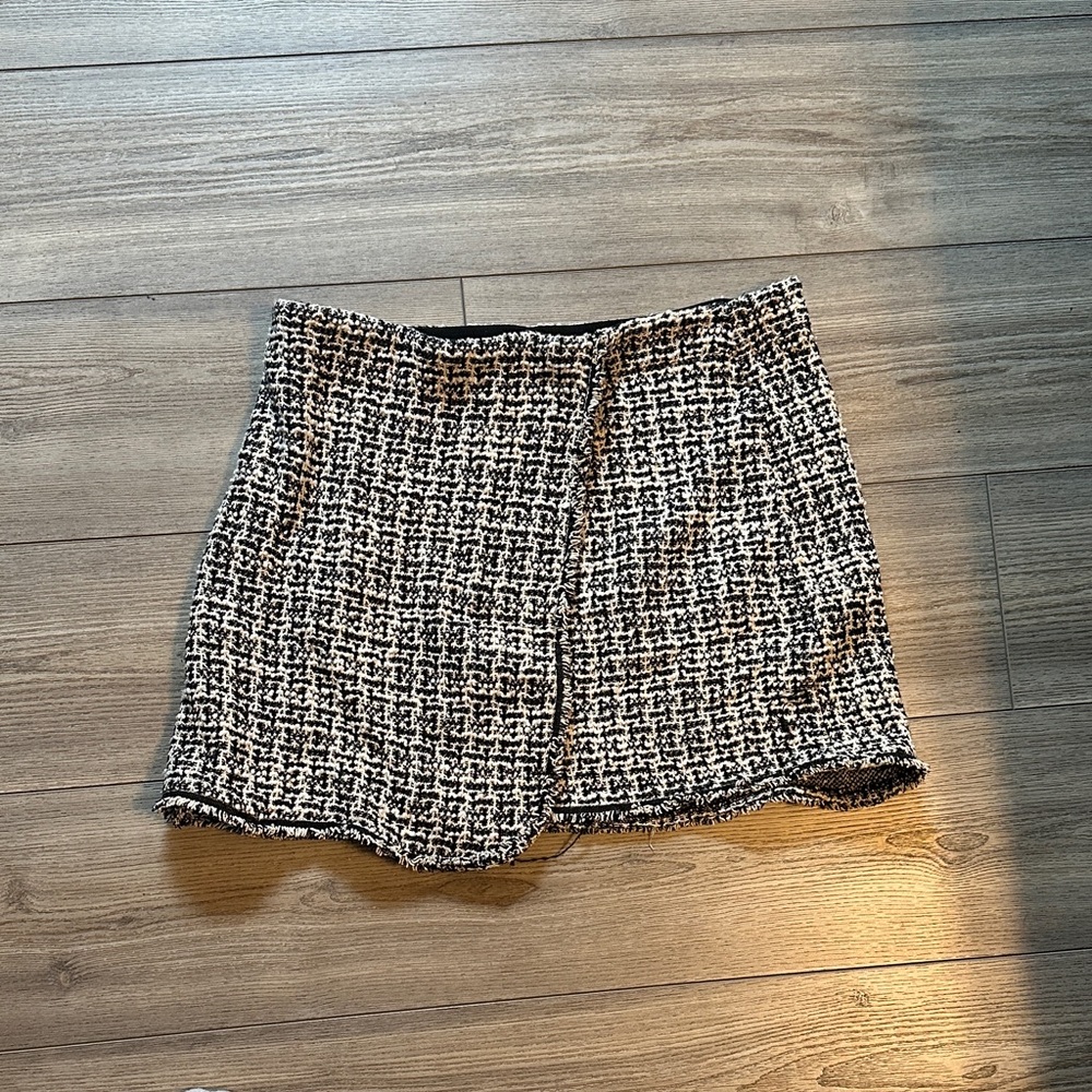 Max Studio Black and White Mini Skirt